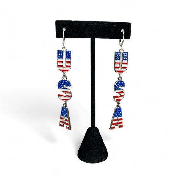 Americana 🇺🇸 USA Flag Dangle Earrings silver tone NWOT - Picture 3 of 3